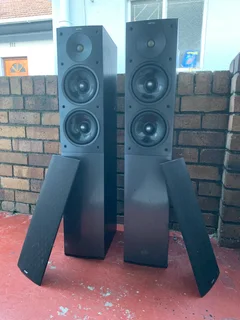 Jamo S506 floor standing speakers working 100% for only R2,300 not negotiable please and no scammers