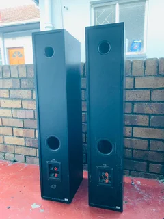 Jamo S506 floor standing speakers working 100% for only R2,300 not negotiable please and no scammers
