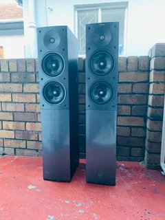 Jamo S506 floor standing speakers working 100% for only R2,300 not negotiable please and no scammers