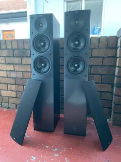 Jamo S506 floor standing speakers working 100% for only R2,300 not negotiable please and no scammers