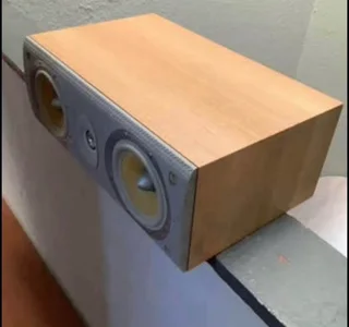 B&amp;W LCR 60 S3 centre speaker working 100% for only R1,700 No scammers or thieves please