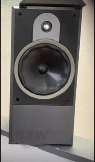 B&W 600 series speaker just one speaker only R1200 not negotiable and no scammers please