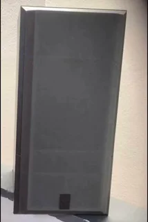 B&amp;W 600 series speaker just one speaker only R1200 not negotiable and no scammers please