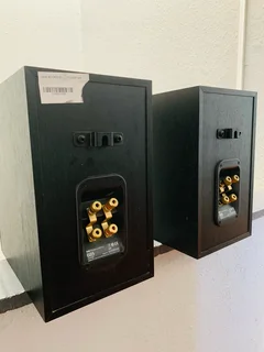 Bowers &amp; winkins 685 speakers in excellent condition working  for only R6,600  not negotiable