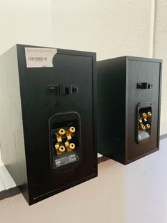 Bowers &amp; winkins 685 speakers in excellent condition working  for only R6,600  not negotiable