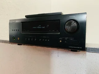 Denon AVR1312 amplifier with remote control in excellent condition for only R3200 not negotiable