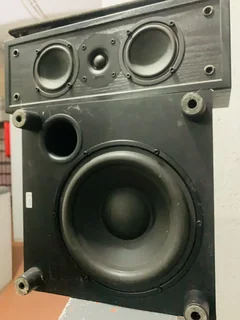 Jamo active subwoofer SUB210 and center speaker for only R1600 not negotiable please