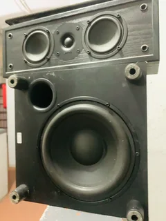 Jamo active subwoofer SUB210 and center speaker for only R1600 not negotiable please