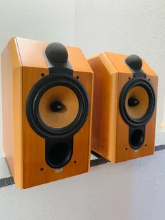 Bowers and Winkins CDM1 Special Edition speakers in excellent condition for only R7000 not negotiabl