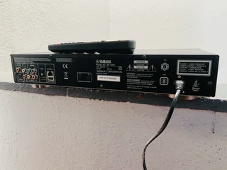Yamaha Bluray BD-S667 with remote control working 100% for only R1600 not negotiable please