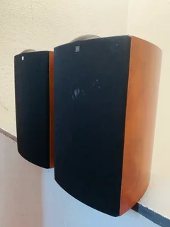 KEF Qi3 amazingly quality big size bookshelf speakers R4500 not negotiable and no scammers please .