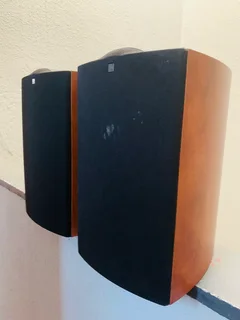 KEF Qi3 amazingly quality big size bookshelf speakers R4500 not negotiable and no scammers please .