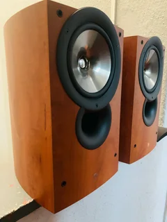 KEF Qi3 amazingly quality big size bookshelf speakers R4500 not negotiable and no scammers please .