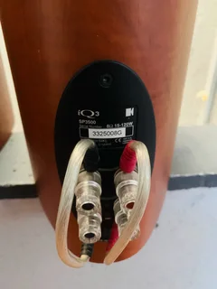 KEF Qi3 amazingly quality big size bookshelf speakers R4500 not negotiable and no scammers please .