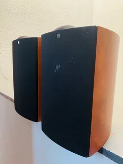 KEF Qi3 amazingly quality big size bookshelf speakers R4500 not negotiable and no scammers please .