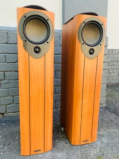 Mission m33i speakers in excellent condition for only R2000 not negotiable and no scammers please