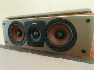 Jamo C400 Center Speaker In Excellent Condition For Only R1200 Not Negotiable And No Scammers Please
