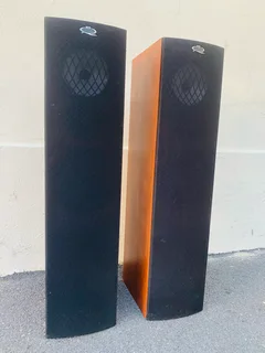 KEF Q55,2 speakers working  for only R4,550 not negotiable and no scammers please