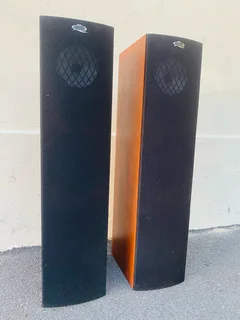 KEF Q55,2 speakers working  for only R4,550 not negotiable and no scammers please