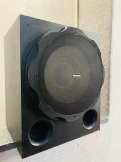 Piooner powerfull active subwoofer working 100% for only R2,250 not negotiable and no scammers pleas