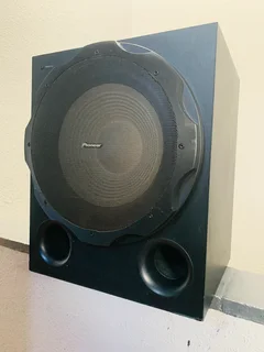 Piooner powerfull active subwoofer working 100% for only R2,250 not negotiable and no scammers pleas