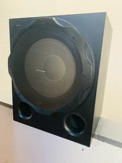 Piooner powerfull active subwoofer working 100% for only R2,250 not negotiable and no scammers pleas