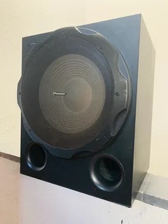 Piooner powerfull active subwoofer working 100% for only R2,250 not negotiable and no scammers pleas