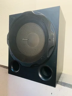 Piooner powerfull active subwoofer working 100% for only R2,250 not negotiable and no scammers