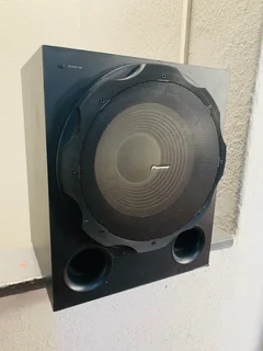 Piooner powerfull active subwoofer working 100% for only R2,250 not negotiable and no scammers