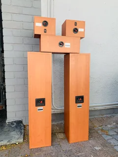 Sony speakers 180w 8omhs with surround speakers in excellent condition R1,450 not negotiable