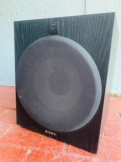 Sony active subwoofer in excellent working condition for only R1,250 not negotiable and no scammers