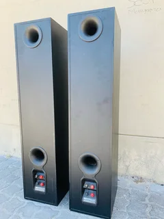 Bowers and winkins DM309 speakers working 100% R3250 not negotiable and no scammers please