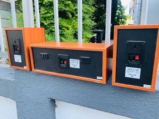 Jamo speakers in excellent working condition for only R1200 not negotiable and no scammers please