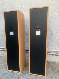 Jamo floor standing speakers 8ohms 140w in excellent working condition for only R2000 not negotiable