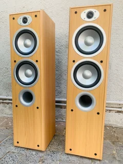 Jamo floor standing speakers 8ohms 140w in excellent working condition for only R2000 not negotiable