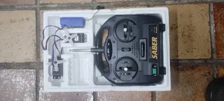 Remote Controle &amp; 2 Servos DASH SABER