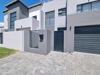 SUNSHINE PAINTERS - FOR ALL YOUR INTERIOR AND EXTERIOR PAINTING REQUIREMENTS.