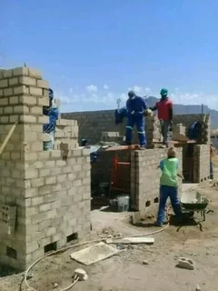 BRICKLAYER, PLASTERER, SKIMMER, TILER, PAINTER LOOKING FOR WORK.