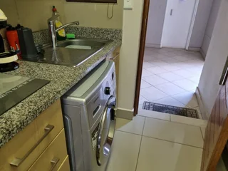 Umhlanga Stunning Fully Furnished Apartment