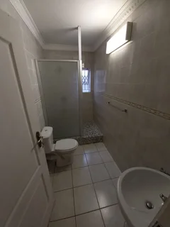 La Lucia Spacious Secure Garden Cottage