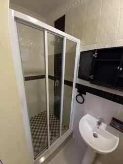 La Lucia Spacious Secure Garden Cottage