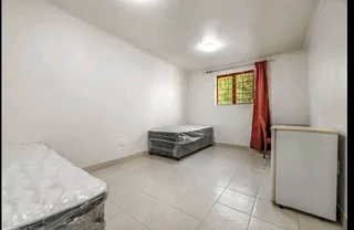 COMFORTABLE ACCOMMODATION (STUDENTS &amp; YOUNG PROFESSIONALS)