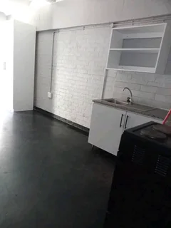 COMFORTABLE ACCOMMODATION (STUDENTS &amp; YOUNG PROFESSIONALS)