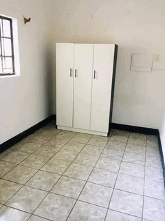 COMFORTABLE ACCOMMODATION (STUDENTS &amp; YOUNG PROFESSIONALS)