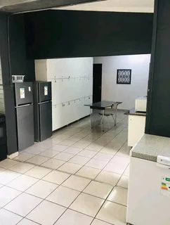 COMFORTABLE ACCOMMODATION (STUDENTS &amp; YOUNG PROFESSIONALS)