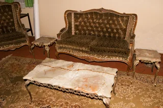 Lounge suite coffee table and side tables pristine condition