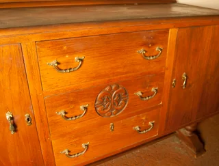 6 seater or 4 seater dining room with a leaf insert set and sideboard