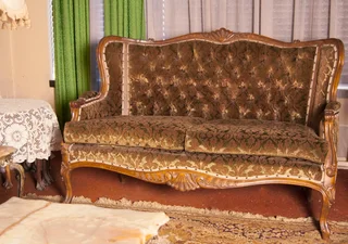 Lounge suite coffee table and side tables pristine condition