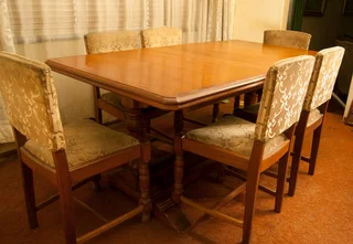 6 seater or 4 seater dining room with a leaf insert set and sideboard