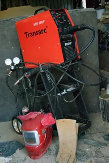 Excellent condition hardly used Transarc Mig 160p and Bosh cutoff saw GCO 2000